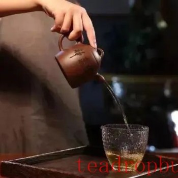 Is it broken if the purple clay teapot doesn-t pour smoothly?