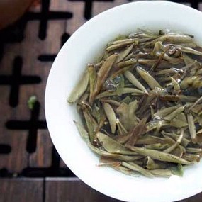 Tea Science Professor Tu Youying Details the 6 Major Health Benefits of White Tea