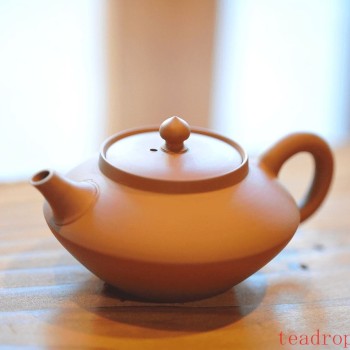 A Comprehensive Guide to Initiating and Nourishing Your New Teapot, Making Your Tea Utensil Shine