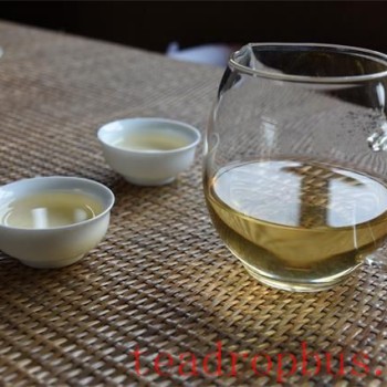 Why not take medicine with tea?