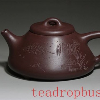 Where does the oiliness of a Purple Clay Teapot come from?