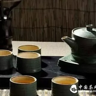 How to Distinguish Between 'Dry Storage' and 'Wet Storage' Pu-erh Tea?
