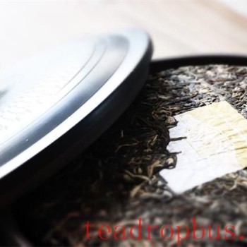 The Difference Between Raw and Ripe Pu-er Tea, and How to Select Genuine Pu-er Tea