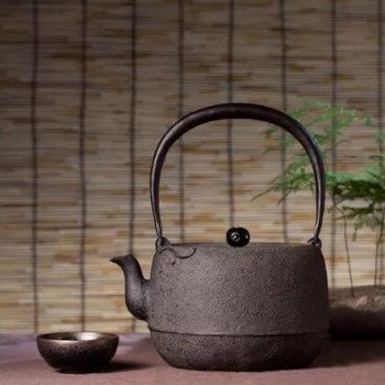 Do You Pay Attention to the Right Time, Place, and Harmony with Others When Drinking Tea?