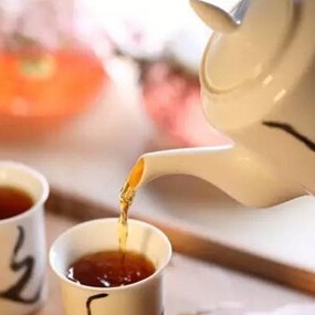 What Tea to Drink After the Spring Festival to Reduce Greasiness?