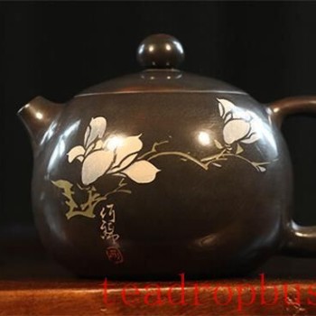 Excellent Purple Clay Artifacts are a Proper Combination of “Form” and “Shape”