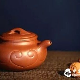 What Exactly is the "Patina" of a Purple Clay Teapot?