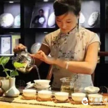 The Impact of Water Pouring and Tea Pouring Methods on Tea Liquor Taste