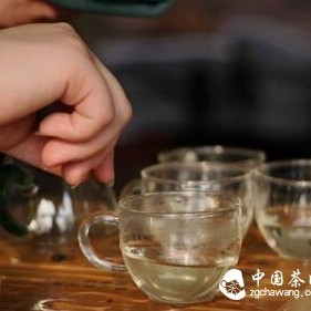 Heavy Dampness in Spring, Tea is a Good Helper for Removing Dampness