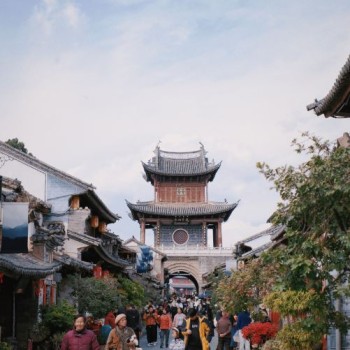 "The Hometown of Zhao Ling-er from ‘Chinese Paladin- Really Exists! The Pace is Slow, and the Per Capita Tea Consumption is Extremely High!"