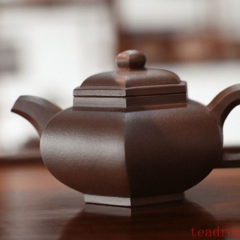 Why Use a Purple Clay Teapot for Tea? Unveiling the Five Major Advantages!