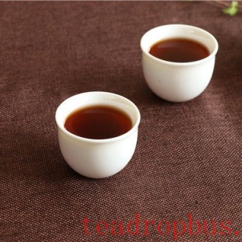 The Benefits and Drawbacks of Drinking Pu-er Tea