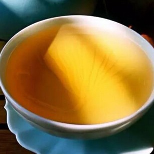 Buying Tea: Building Relationships or Judging by the Tea Itself?