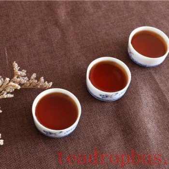 What are the effects of drinking Pu-er tea in winter?