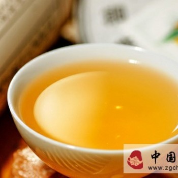 How to Select Yunnan Large-Leaf Sun-Dried Green Tea