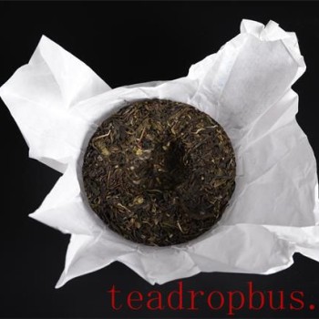 Airing the Tea: An Essential Step for True Taste in Aged Pu-er Tea