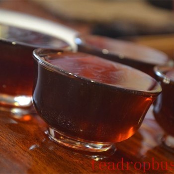 What Does the Term &quot;Thickness&quot; Refer to When Talking About Tea?
