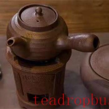 Learn to Prepare Black Tea with Various Mixtures for Winter Teapot Brewing