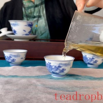 Is it better to drink tea or plain water?