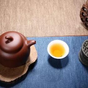 Why Do Regular Tea Drinkers Appear Younger?