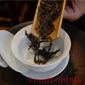 Boiling Water and Infusing Tea, with the Right Pace and Poise
