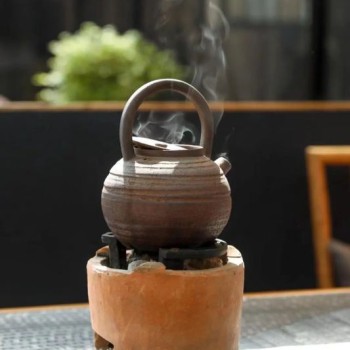 Light Snow Marks the Start of Cold Winter: Four Kinds of Tea Are Perfect for Winter Health!