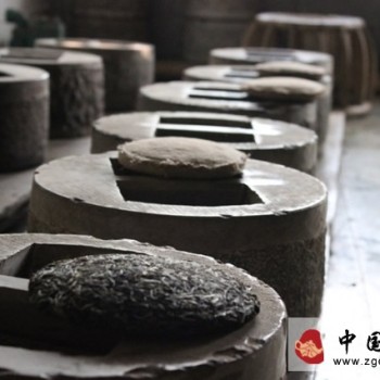 The Pressing Process of Pu-erh Cake Tea
