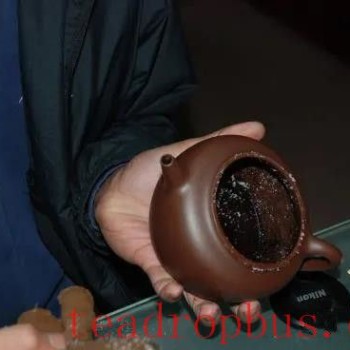 Purple Clay Trivia: Can-t Remove the Tea Stains in Your Purple Clay Teapot? The Method Matters!