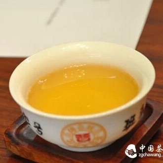 Raw Pu-erh and Ripe Pu-erh, Which One to Choose?