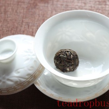 The Correct Method to Brew Pu-er Tea Dragon Pearls