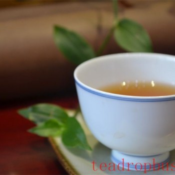 Tea Leaves Dancing in Water, Unconcerned with Time’s Passing