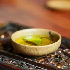 Fire-Reducing Hangzhou White Chrysanthemum Tea: Three Cups to Alleviate Spring Syndrome