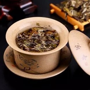 Where do the various aromas in tea come from?