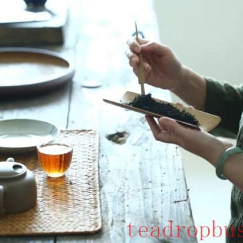 What Kinds of Tea Are Suitable for Summer? What Kinds of Teapots Go Well with Them?