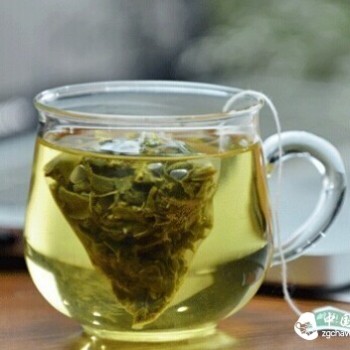 Why "Do Not Drink Tea on an Empty Stomach"?