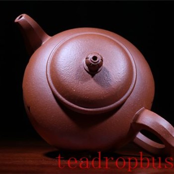 Tens of thousands of yuan for a Purple Clay Teapot—is it because the clay is particularly expensive, or…?