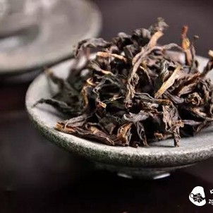 Aged Rock Tea: 'Deep Red' Storage Triples Its Price