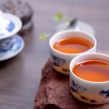 Drinking Tea Like This Poses Hidden Risks to Your Health!