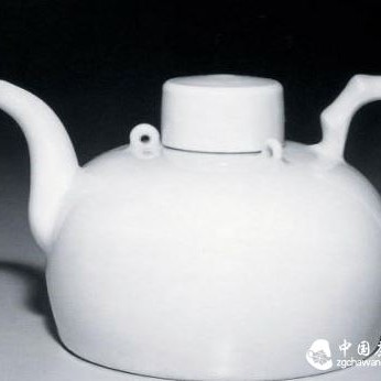 The Beauty of Tea Ware Through the Ages, A Century-s Time Still Enamored with the Scent of Tea