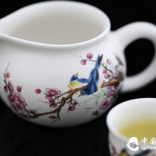 The Difference between Pottery Tea Sets and Porcelain Tea Sets