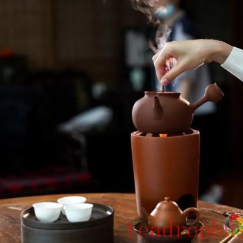 Why Can Tea Be Boiled But Not Steeped for Too Long?