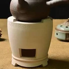 Not knowing your tea ware when drinking tea is like a soldier without his weapon.