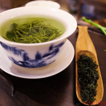 What Tea to Drink in Summer? The Best Choices for Cooling and Health!