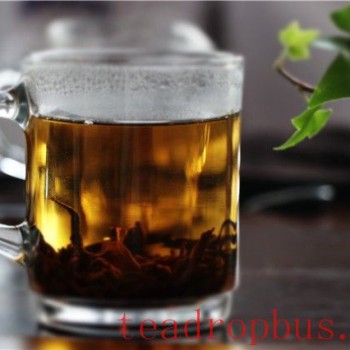 Brewing Black Tea: Low Temperature or Boiling Water?