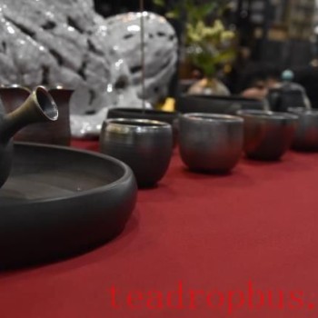 Playing with teapots can be addictive—how did you fall in love with purple clay teapots?