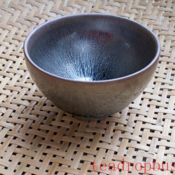 The black cups of the Jianyang kiln