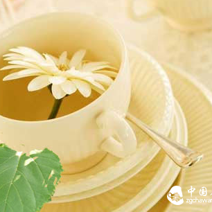 Try Mulberry, Chrysanthemum, and Almond Tea for Purulent Sore Throat