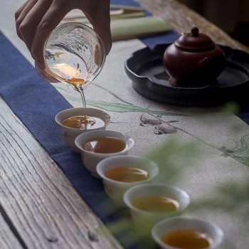 Why Does Tea in a Purple Clay Pot Stay Fresh Overnight?