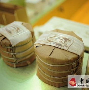 Tea Merchant Story: Playing with Tea Through Dialectical Materialism