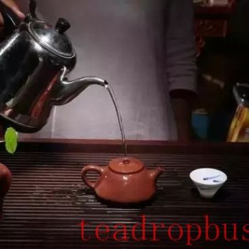 Does faster drying of a purple clay teapot after watering indicate better quality clay?